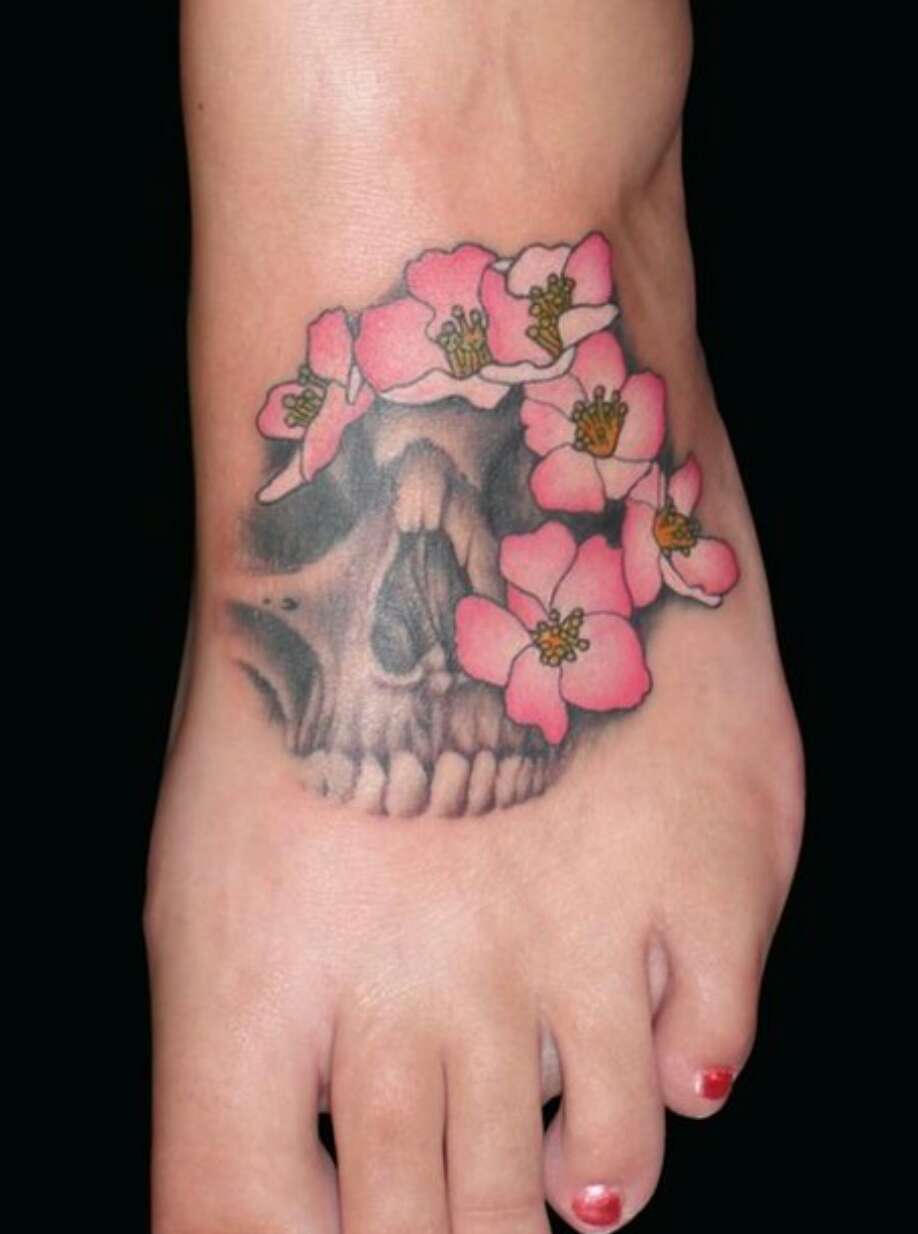 Beautiful Skull Tattoos For Women!