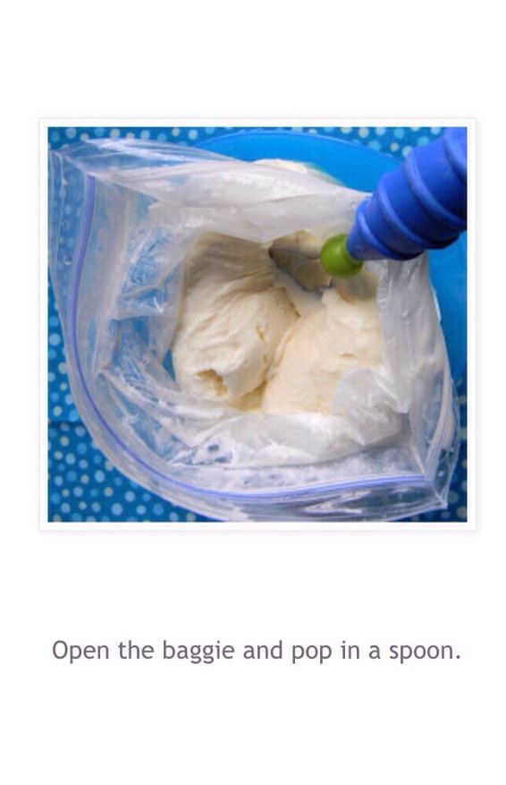 Make Ice cream In A Baggie Here 👍🏽🍦🍨