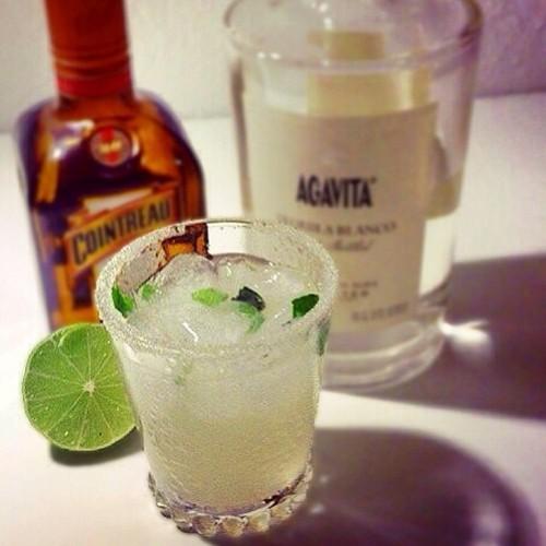 MINT MARGARITA
1 1/2 oz. (45ml) White Tequila
1/2 oz. (15ml) Cointreau
1/2 oz. (15ml) Simple Syrup
1 oz. (30)ml) Lime Juice
Mint Leaves
Sugar Rim
#margarita #cocktail #drinkporn #tequila