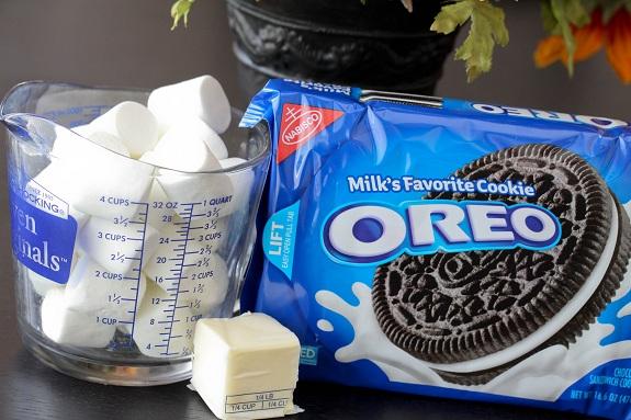 No-Bake Chewy Cookies And Cream Bars!!!!