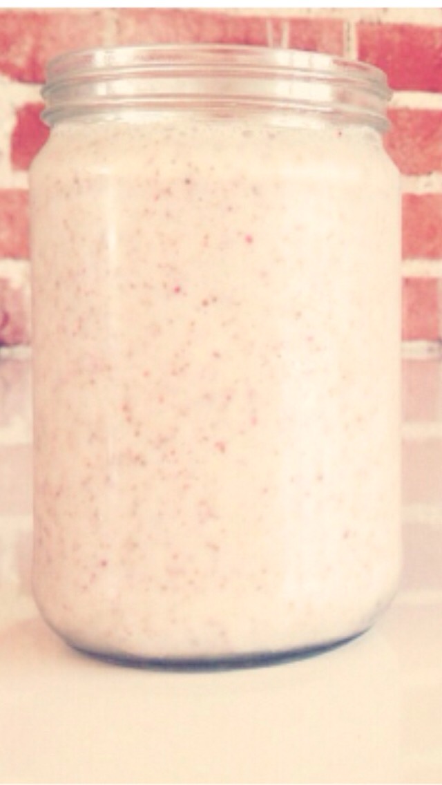Flaxseed-oil smoothie
1/2 of a banana
2 ice cubes
1 cup of juice (any kind)
1 tablespoon of yogurt
1 tablespoon of flax seed oil