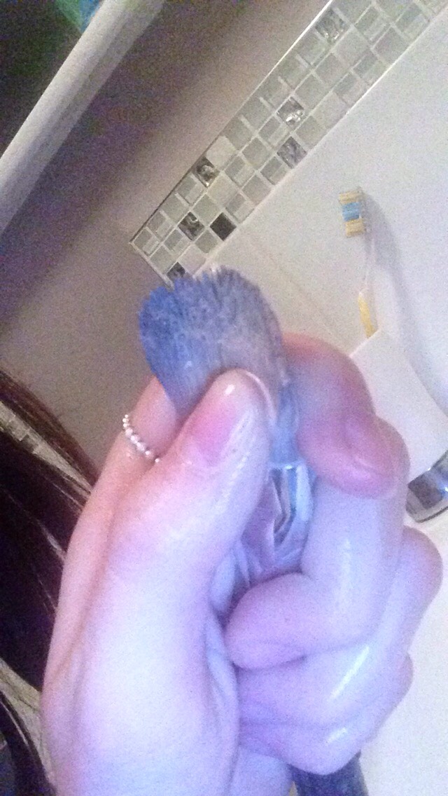 I then rub it in, you can already see the thick foundation go horrible and liquidy 😖 