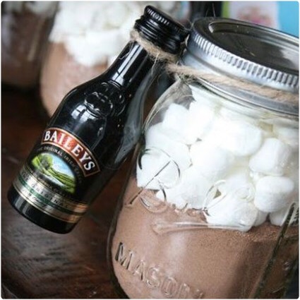 Hot Chocolate in a Jar
This one is great for the chilly Christmas morning. Plus this one is boosted up with a Bailey's on the side :)