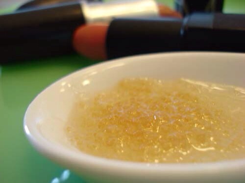 First create the lips scrub, this scrub is made out of olive oil and sugar (it doesn't matter how much you make, just make sure there is more sugar than olive oil).