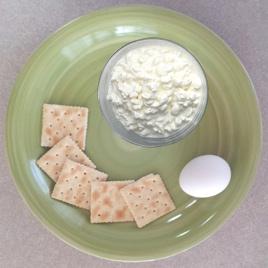 Day 2 Lunch:
(1) cup cottage cheese (232 calories)
(1) hard boiled egg (78 calories)
(5) saltine crackers (64 calories)
You may substitute (1) slice of cheddar cheese
in place of the cottage cheese if you choose.