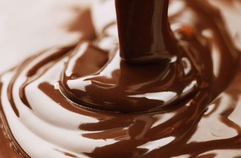 In a saucepan over low heat, melt chocolate with shortening. Remove from heat and dip patties one at a time into the chocolate with a fork. Let cool on wax paper until set.
These homemade peppermint patties are so delicious and fun to make with your girlfriends!