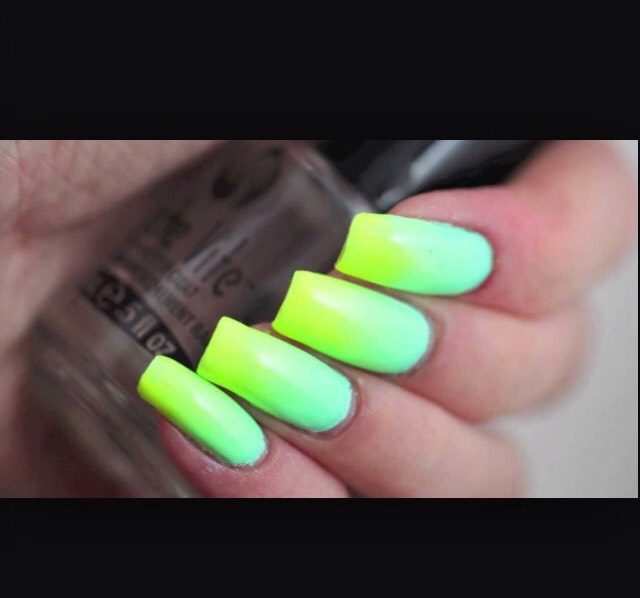 DYI Ombré Nails ❤️💎Like,share & Save Ladies😘