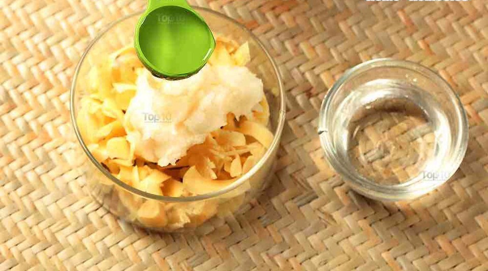 3. Add 1 to 1½ teaspoons of castor oil.

