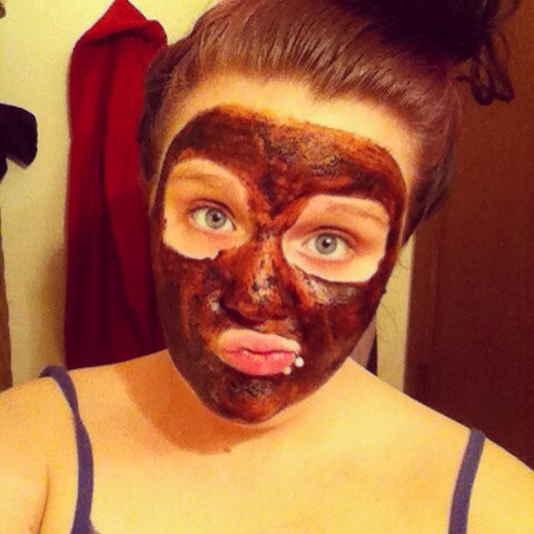 If you want a great suggestion for a masque, give Borbón a shot! It is worth every penny, my skin is so smooth and even and I've gotten tons of compliments since I started using it. I don't put this directly under my eyes, as you can see, but it still works wonders for my dark circles!
