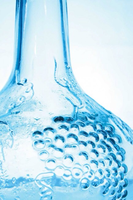 19.Hair Softening Rinse

Keep your hair manageable and shiny with vinegar+lemon juice+water. 