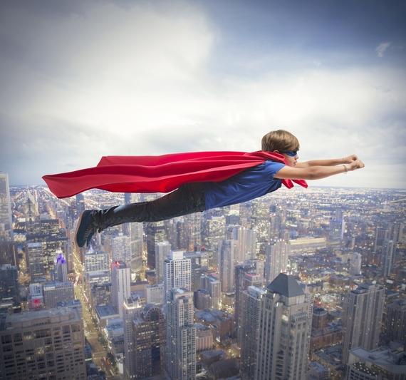 Flying in a dream,& how effectively or poorly it's done, relates to how much control we feel we have in our lives,& whether we are confident and able to achieve our goals.High flying is one of the most euphoric dreams imaginable,while flying or skimming low to the ground or being caught in obstacles