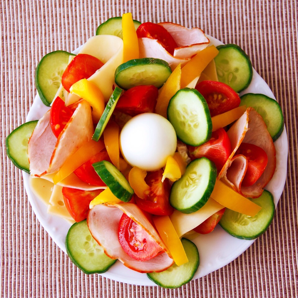 Think about what you can add to your diet, not what you should take away.
Start by focusing on getting the recommended 5-9 servings of fruits and vegetables each day.