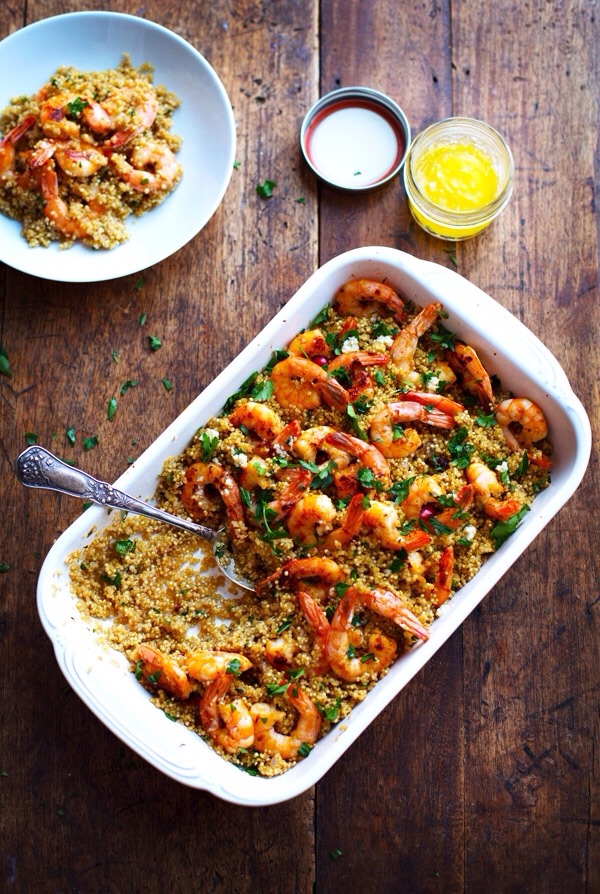 -> Ingredients: 
1 tbs olive oil
½ cup finely chopped onion
5 tsp minced garlic, divided
2 cups uncooked quinoa
1 tsp chili powder, divided
4 cups vegetable or chicken broth
6 tbs salted butter, divided
1 pound raw tail-on shrimp
salt and pepper to taste
fresh parsley for serving
fresh lemon juice 