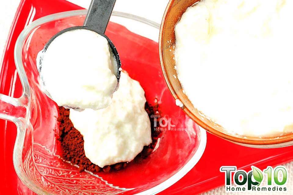 2. Add 2 tablespoons of plain yogurt.


