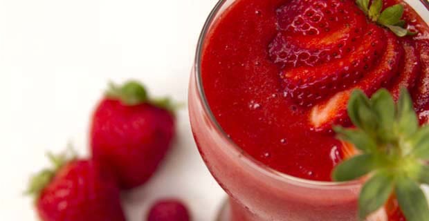 Berry Beauty Blast Smoothie: 
(For a glowing complexion)
-1/4 cup blueberries 
-1/4 cup raspberries 
-1/4 cup strawberries 
-1/4 cup kale 
-1 cup water