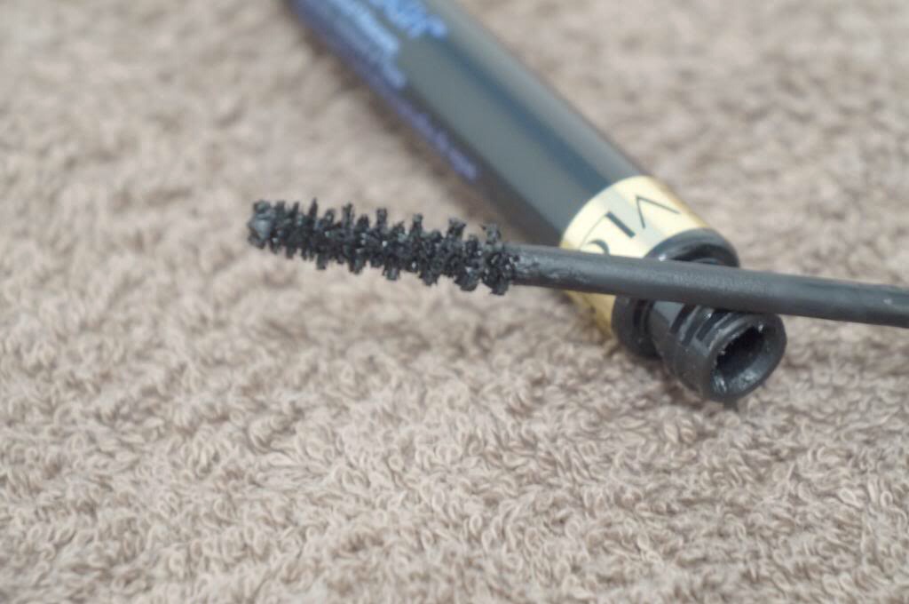 The #1 reason for flaky mascara is that the formula is too dry or old. Make sure to close mascara after use to help keep its moisture.
