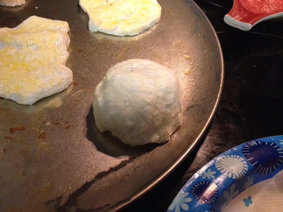 Round off and/or tuck edges under to insure a well sealed burger. 