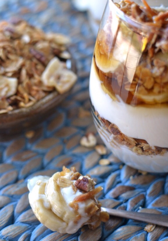 Banana maple yogurt parfait