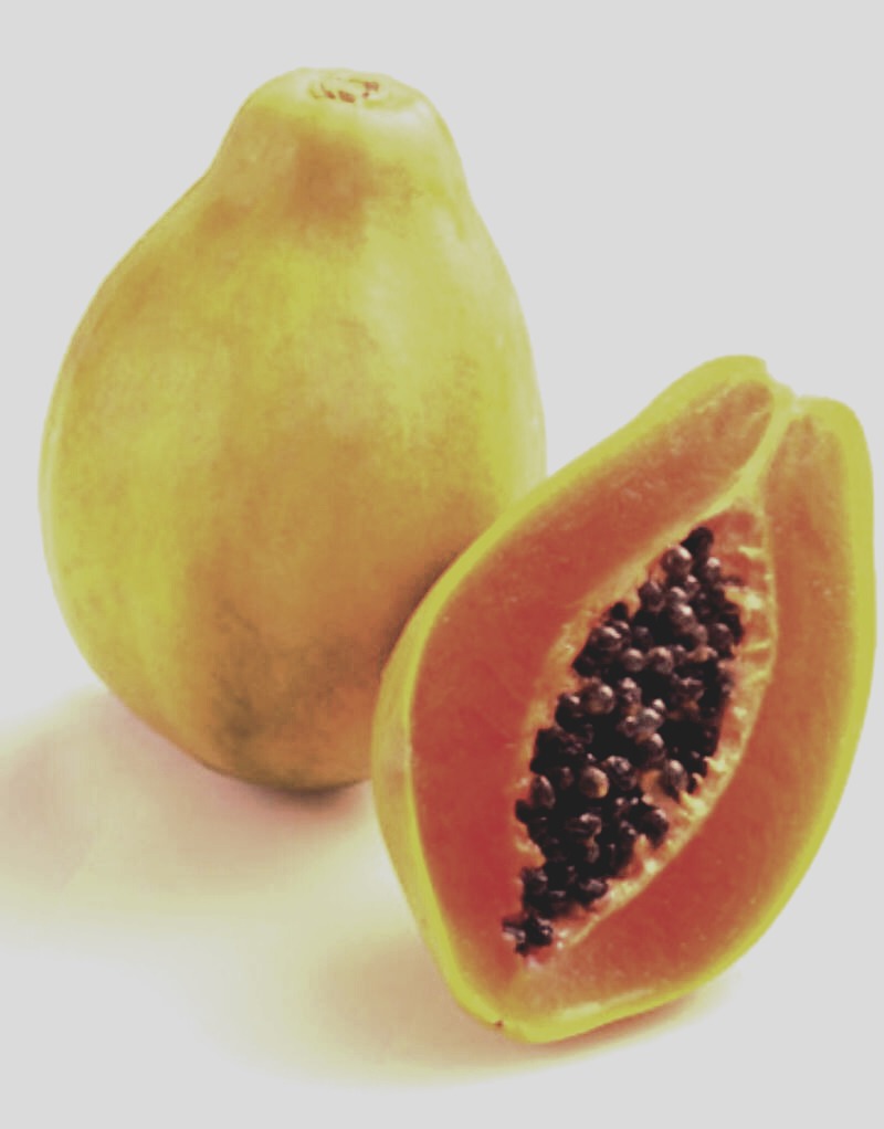 Papaya: low in fructose and aids with digestion! The antioxidant nutrients found in it, including Vitamins C and E and beta-carotene, are great at reducing inflammation and acne. Moreover, Vitamin C may also protect your skin against sun damage!