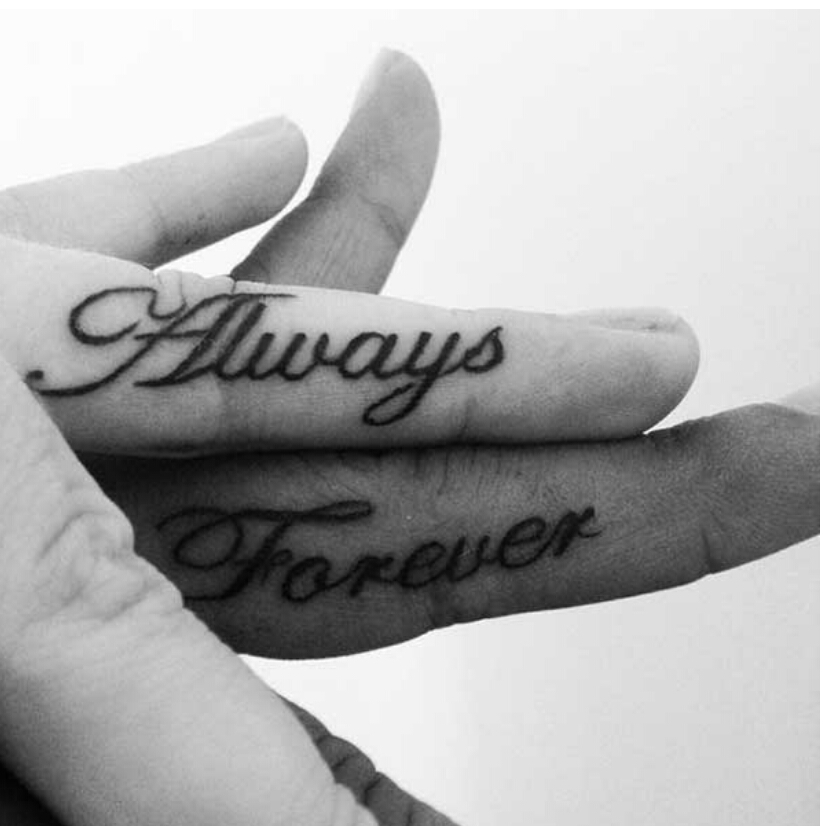   Beautiful Dainty Finger Tattoos For Women!