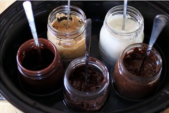 How To Melt Chocolate Chips(nd Other Baking Chips)In A Slow Cooker nd Maintain A Perfect Consistency