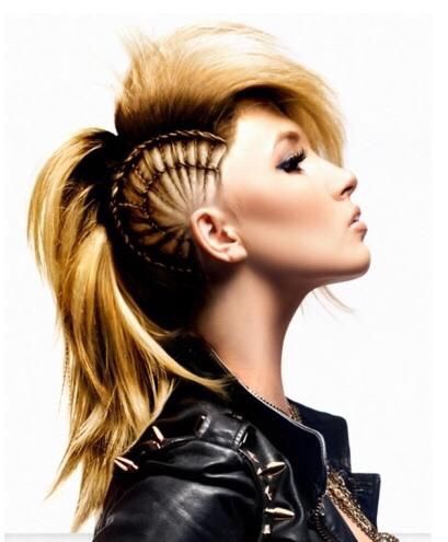 Amazing Short Hair And Tattoo Ideas 