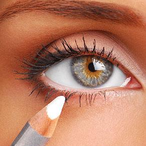 4. Best Eyeopener

White or beige eyeliner awakens tired eyes. The light color really makes me look like I got a full night's sleep when I got only a few hours.
