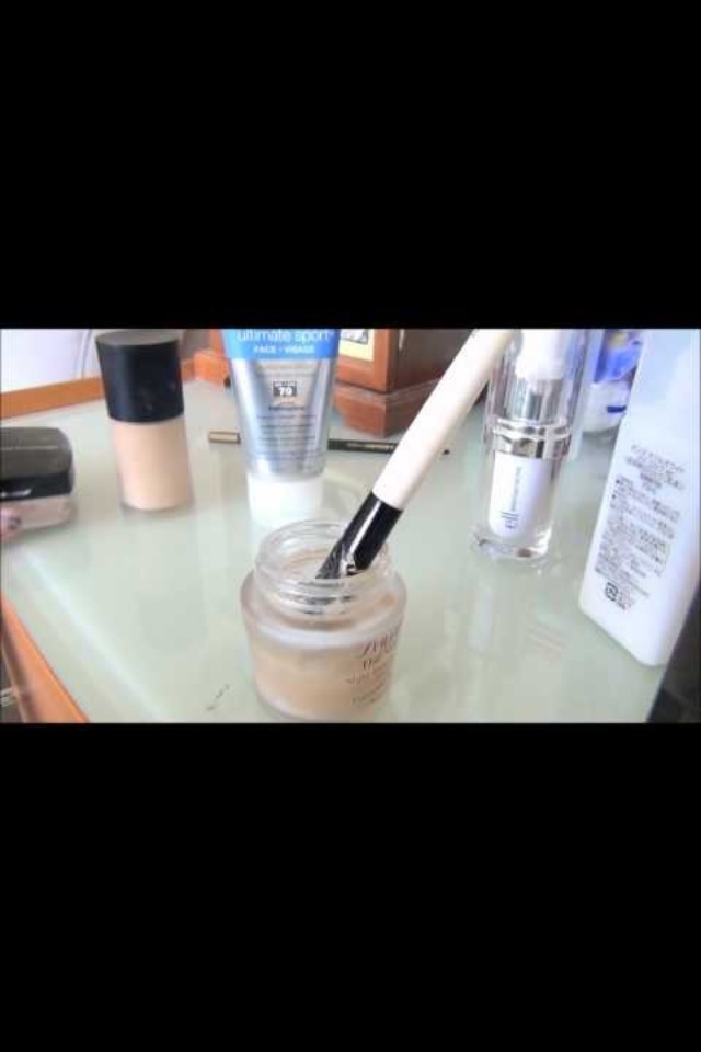 Combine all the ingredients! If its too light add some more foundation, if it's too dark, add more lotion/sun lotion! Enjoy✌️