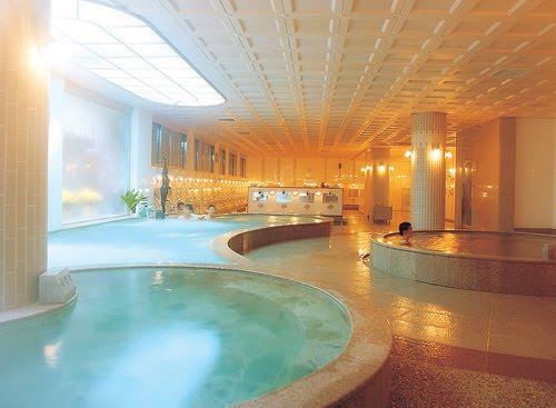 You shower first, and then alternate between hot and cold pools to regulate heart rate and detox skin.