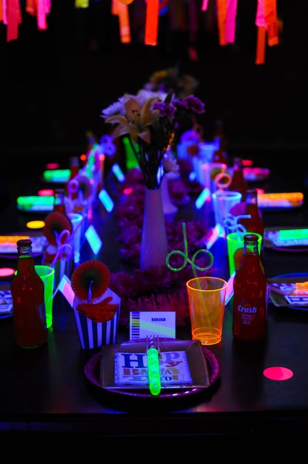 Have a neon theme ! 