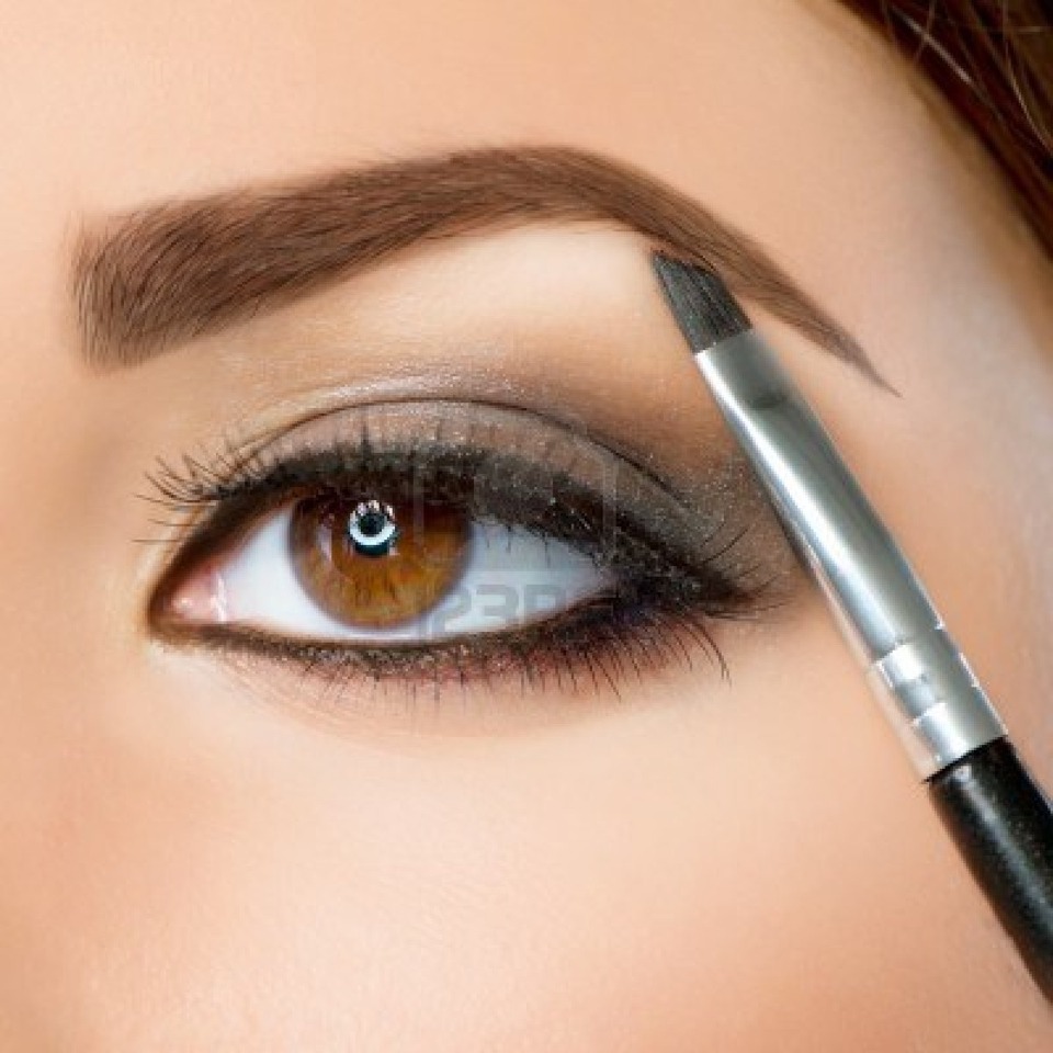 Make sure to emphasize the arch with your color, and taper off at the inner corners so you don't look angry. 

Thanks for looking. Please don't forget to like and follow. Click my profile pic to see all my tips.