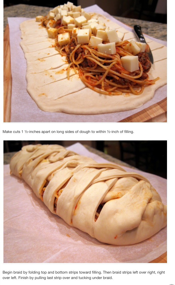 " Baked Spaghetti In Garlic Bread" Yummy!😋