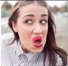 2.) Miranda Sings is a hilarious Youtuber.
