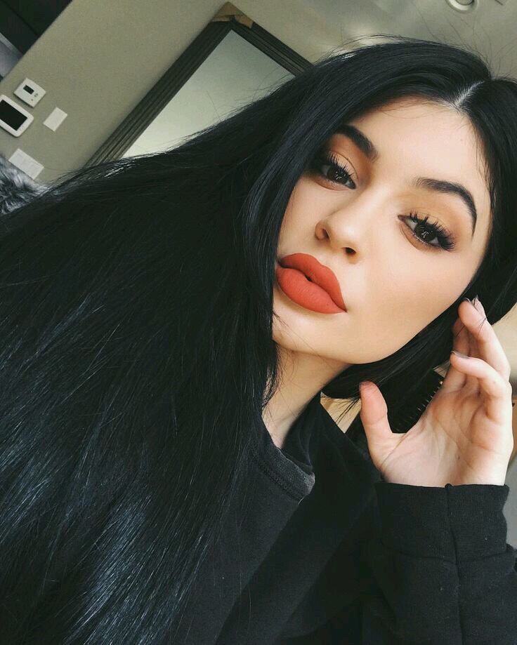 Beautiful Makeup With Orange Like Lip Color