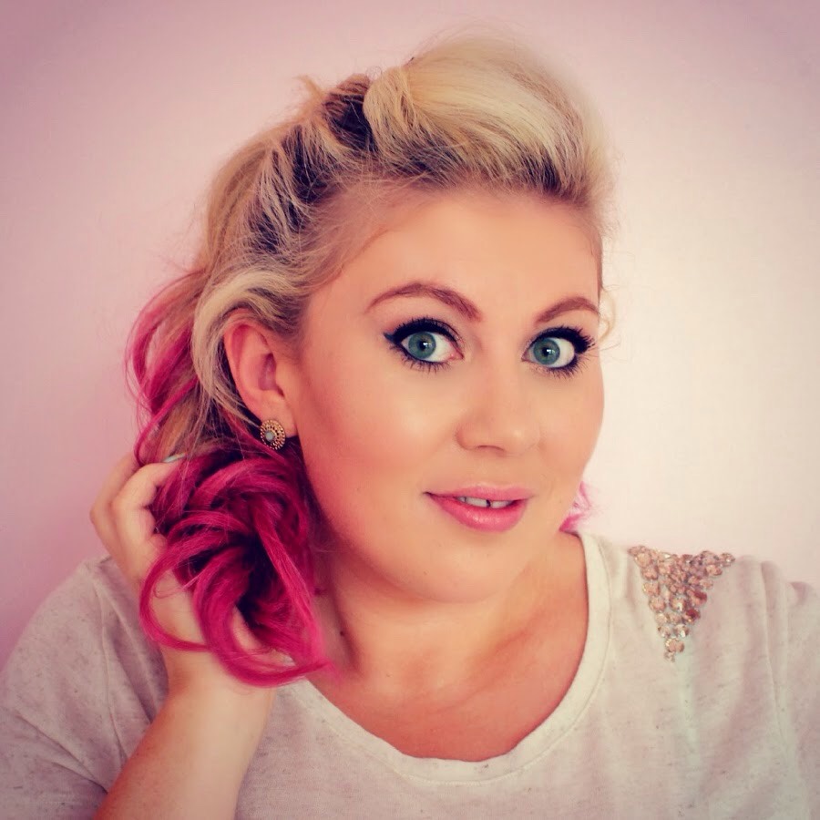 Louise is also good with advice and very entertaining, her YouTube is sprinkleofglitter 