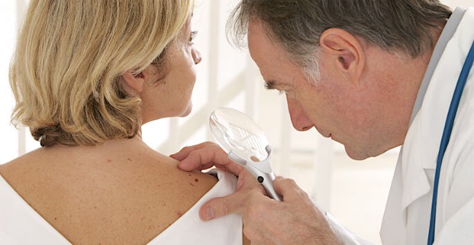 3. When should I see a dermatologist?
Dr. Day recommends seeing your derm annually to get a screen check to make sure you don't have any suspicious moles or marks. Otherwise, you should go to a dermatologist if you see a new mole crop up, notice a new skin condition like psoriasis forming, or if your breakouts get out of control. I have melanoma on both sides of my family and I go in twice a year for melanoma screenings, which are quick & painless and worth it.