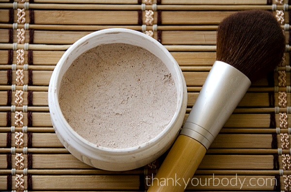 Use a brush to apply foundation. Make sure to tap off excess before swiping face.
And if it is too light add some (more) cocoa powder! Enjoy 💚