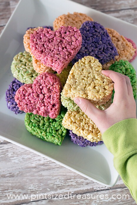 Heart-shaped Rice Krispie Treat Pops!!! 