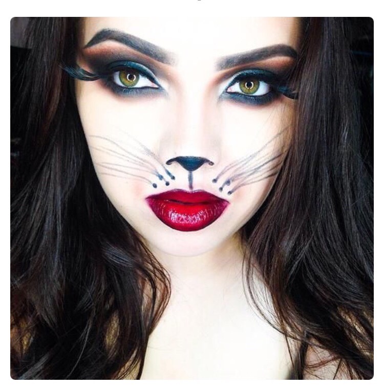 Sometimes you don't necessarily need a costume you can just do the face do the talking the simple kitty cat🐱 with a hint of sexy.😉