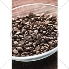2.combine the chocolate and oil in a bowl and microwave on high for 30 seconds.
