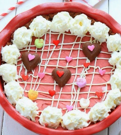 No bake red velvet cheesecake pie 