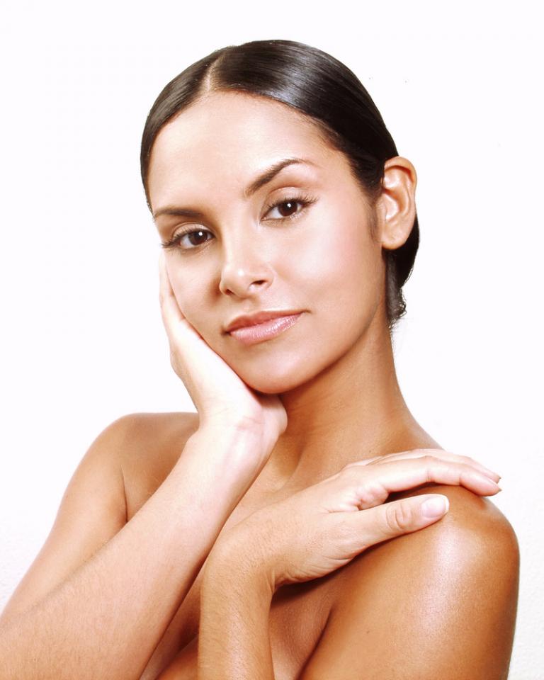 Use Oil On Your Skin.. Even If It's Already Oily
This probably sounds crazy, but using an oil-based product to remove makeup or excess dirt from your skin can actually improve your epidermis' condition. Why? Over-cleaning stimulates the sebum glands, which causes skin to over-produce oil. 