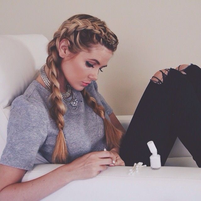 French Braid Tutorial #HolidayHair