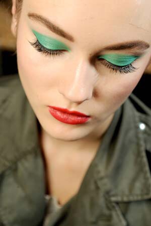 Summer 2016 Hottest Looks, Make Up Trends, And Products.