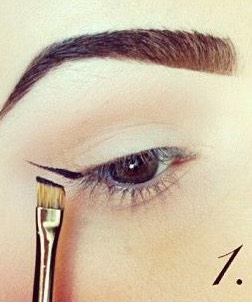Step By Step Winged Liner 👀