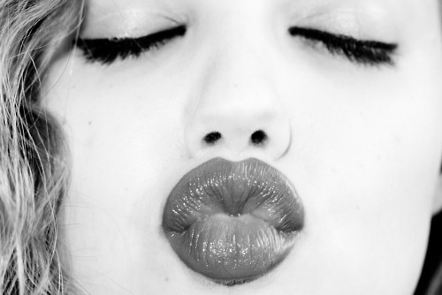 The Cinnamon Lip Plumping Trick! 
