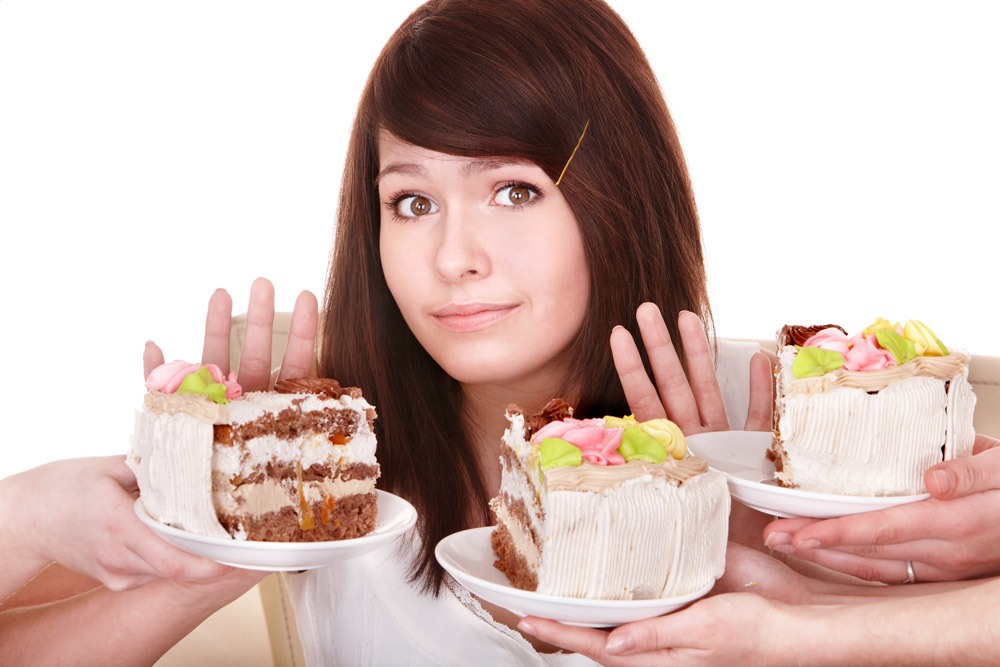 If you have a craving for something sweet, opt for fruit or a small square of dark chocolate instead.Dark chocolate is good for you!
Avoid places that can trigger your sugar cravings such as your favorite bakery,restaurant,the bakery section of the grocery store,or the candy section of the drugstore
