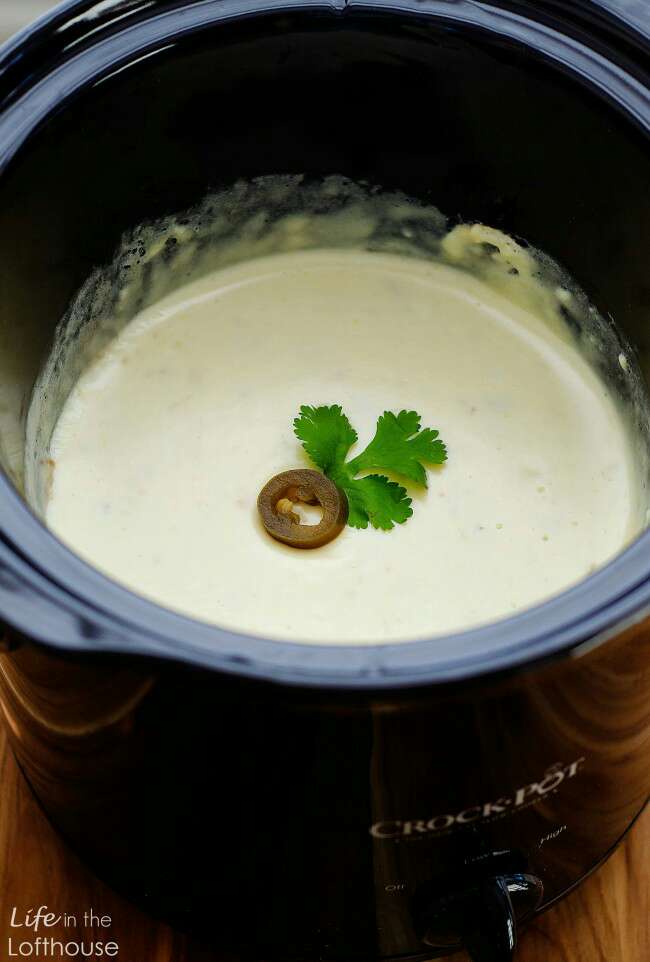 Potluck Recipe: Crock Pot Queso #summervibes