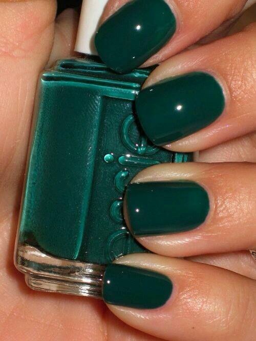 Stunning Green Nails
