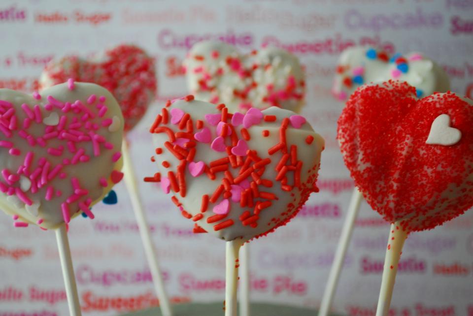 Sweetheart Brownie Pops 